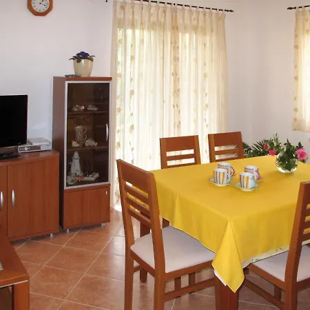 Apartamento Martina - Lbn377 By Interhome Krnica