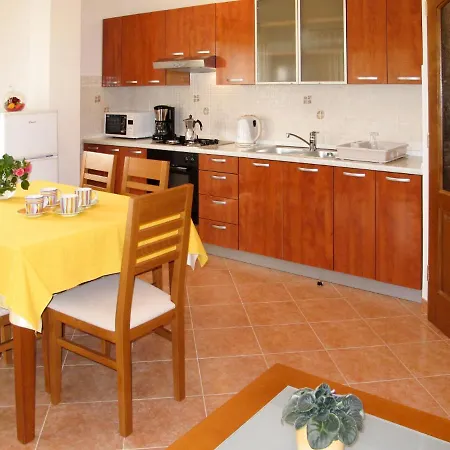 Apartamento Martina - Lbn377 By Interhome